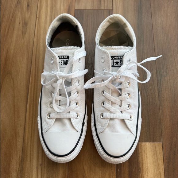 NWOT Converse Y2K Vibe -White Canvas Sneakers - Madison Padded Low Tops- Size 9 - Picture 2 of 12